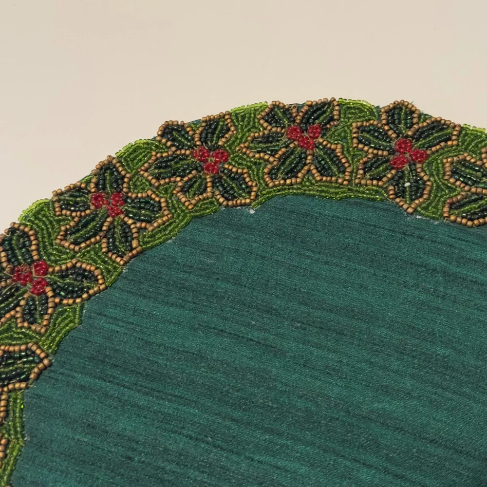 Beaded Placemat Green Holly Berry Christmas Holiday 15in Table Centerpiece
